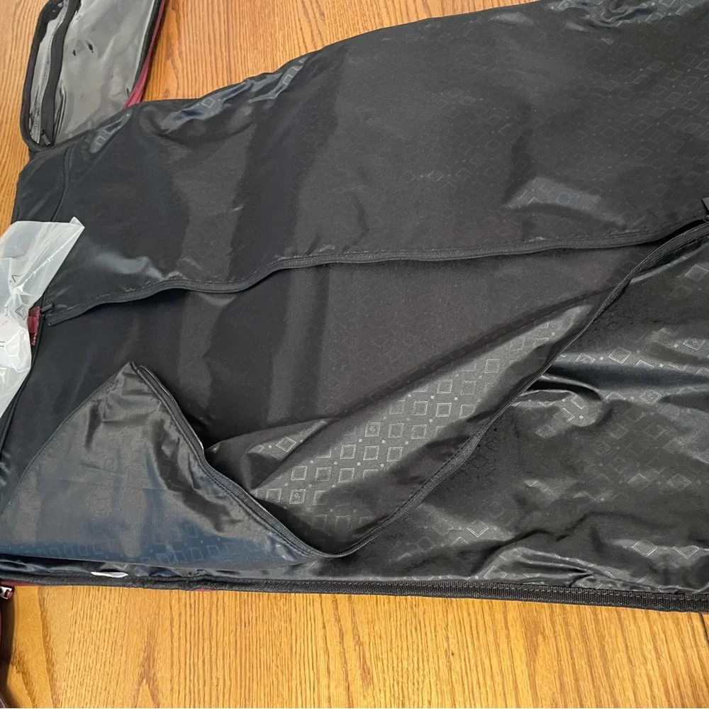 Vera Bradley Convertible Garment Bag Brand new - Picture 9 of 10